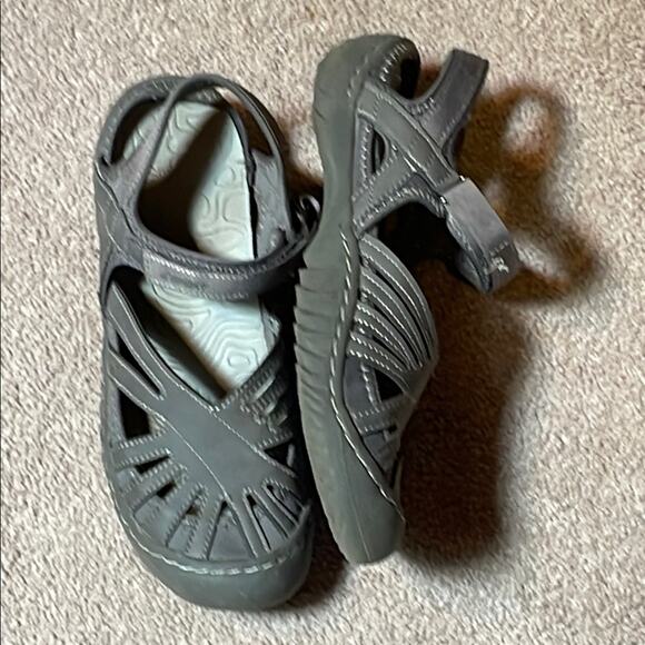 Jambu Gray Strapped Sandals. 8M - Picture 2 of 4